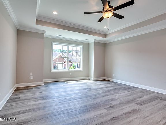 4th image of 1411 Hazelgreen Way