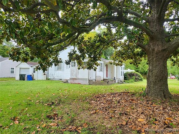 2nd image of 806 James Dr