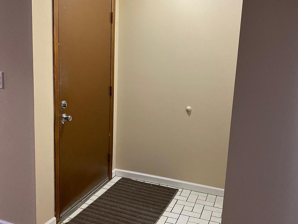 1st image of 326 Palisades Poin