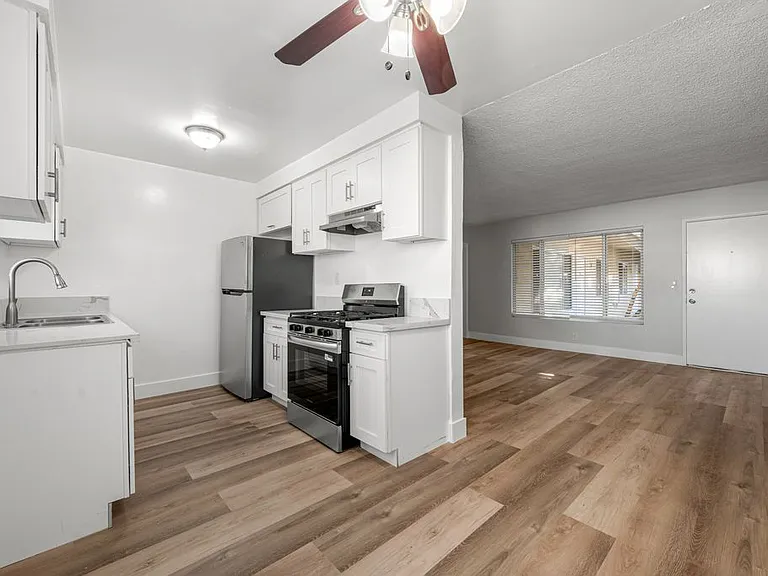 815 Victor Ave — Photo 31