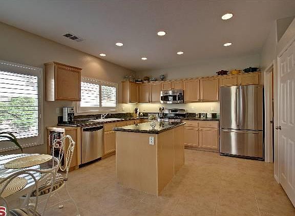 4th image of 8177 Annandale Ave