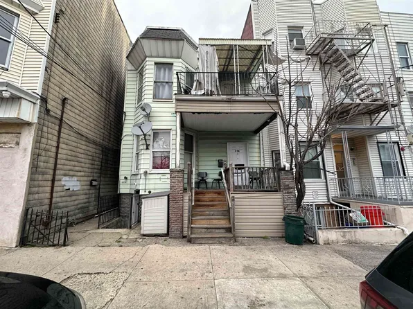 414 Monastery Pl, Union City, NJ 07087