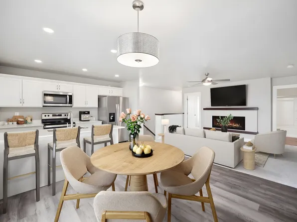 1365 SE Parkview Crossing Dr, Waukee, IA 50263