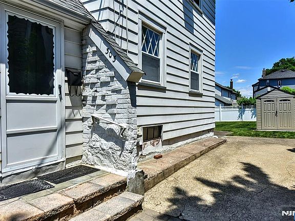 2nd image of 303 Marlboro Rd