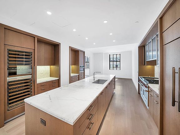 3rd image of 100 Barclay St APT 20C