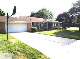 4427 Darron Dr, Lansing, MI 48917