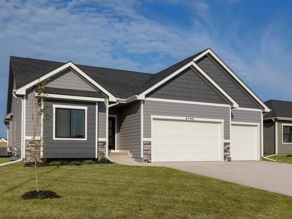 2720 NW Greenwood St, Ankeny, IA 50023