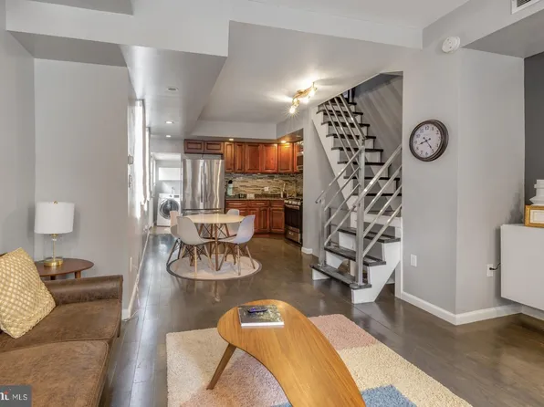 1104 E Dunton St, Philadelphia, PA 19123