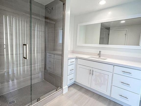 5th image of 813 E Anapamu St APT 1D