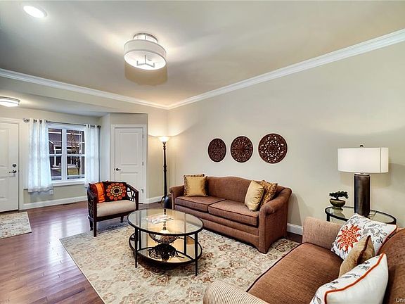 5th image of 4 Ottaway Ln
