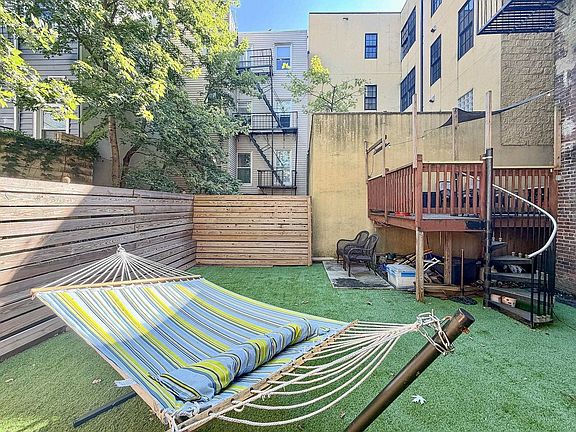 5th image of 554 Observer Hwy APT 1R