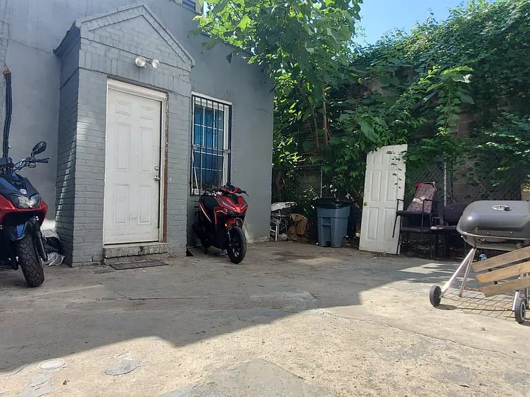 2106 Arthur Ave #LL — Photo 14