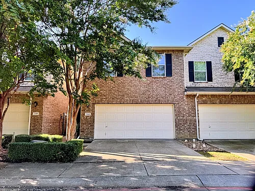 244 Turnberry Ln Photo 1