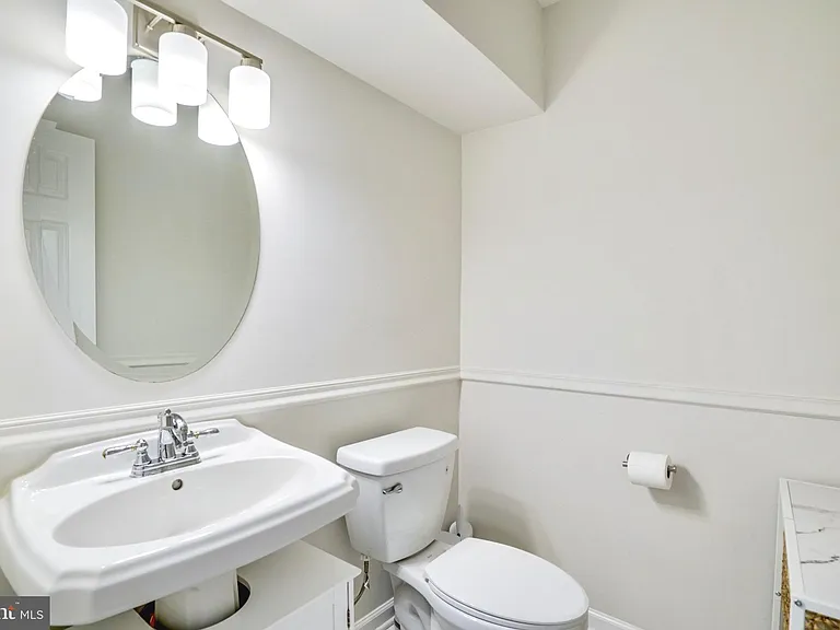 7372 Ardglass Dr — Photo 5