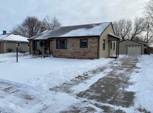 1453 N 10th St, Manitowoc, WI 54220