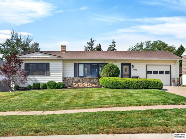 1222 Bellaire Blvd, Bellevue, NE 68005