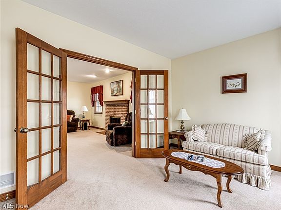 4th image of 743 Woodhaven Dr