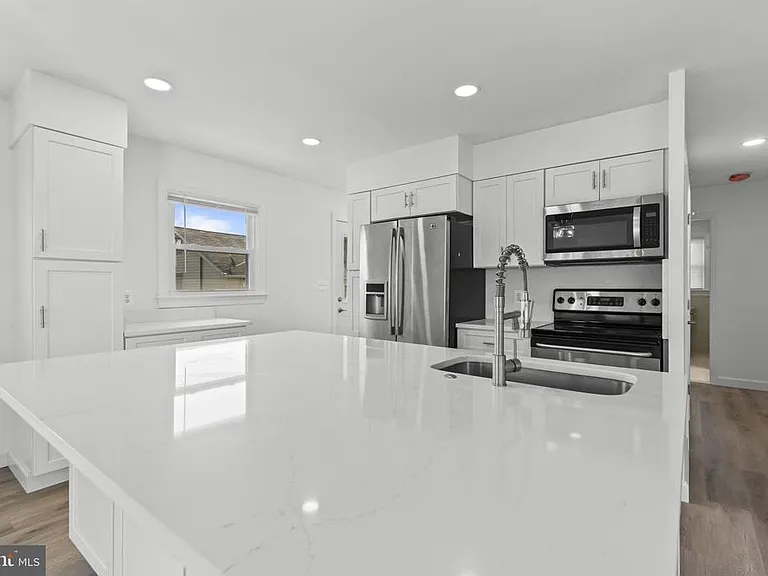 7212 Bay Front Rd — Photo 11