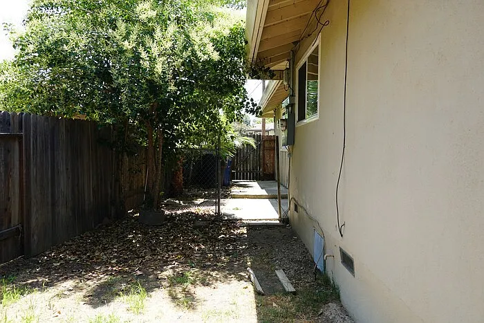 5356 Elsinore Way — Photo 16