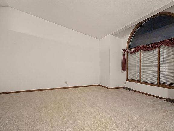 2nd image of 958 Stonefield Ln