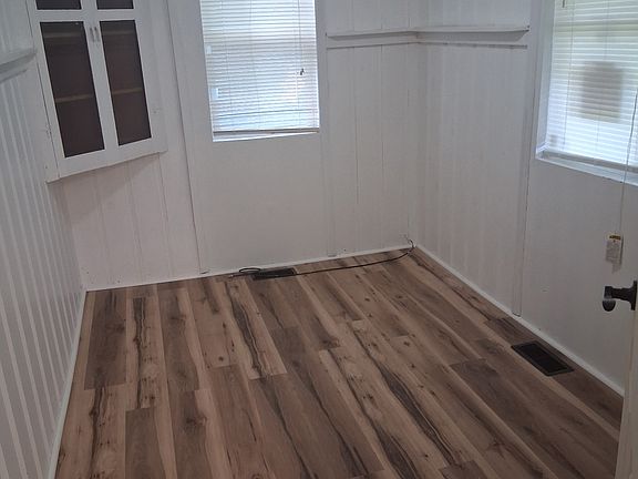 5th image of 209 13th St