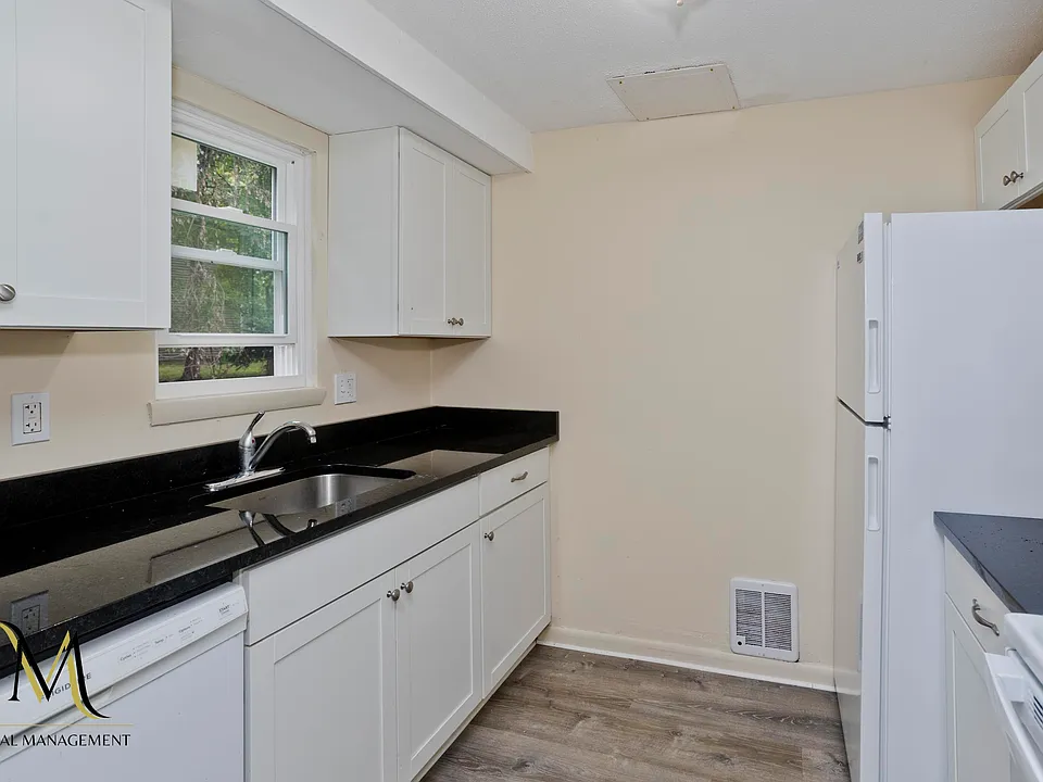 4 Culdaff St #4J