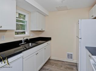 4 Culdaff St #4J, Easthampton, MA 01027