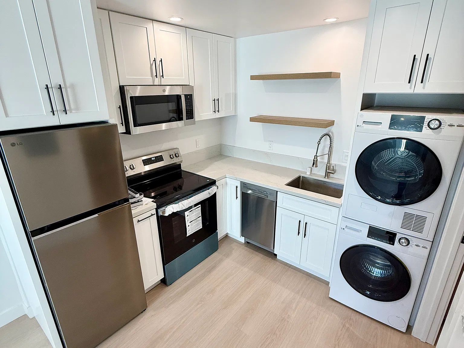 1 bed, 405 sqft, $2,600 — Photo 3