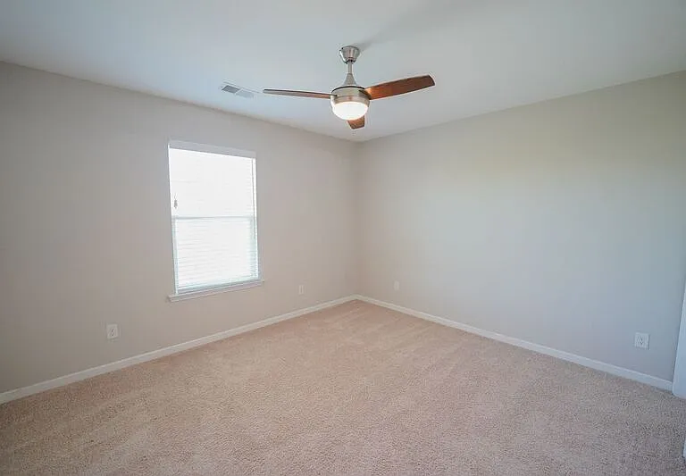 215 Shelton St — Photo 30