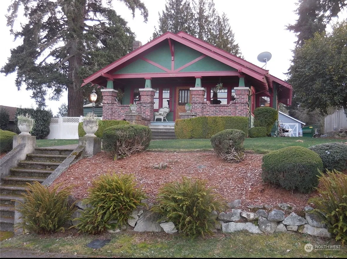 3 bed, 2104 sqft, $2,600 — Photo 3
