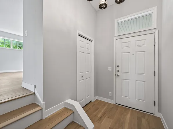 1667 Arona St #8, Falcon Heights, MN 55108