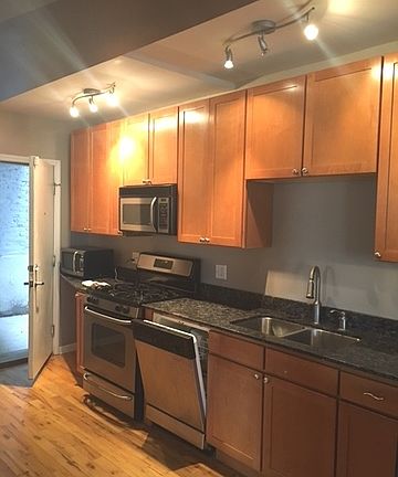 4th image of 1630 W Columbia Ave