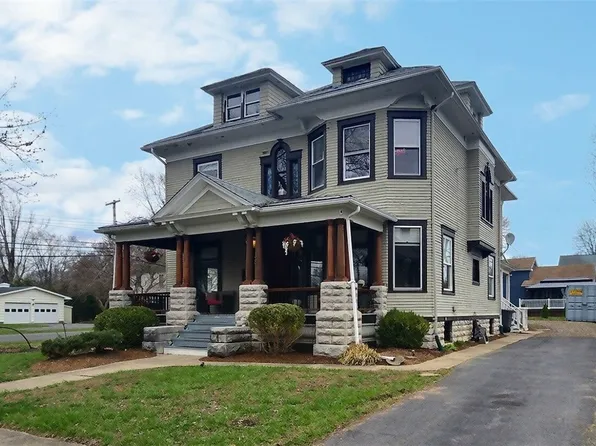 38 Center St, Waterloo, NY 13165