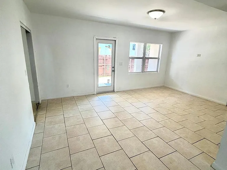 1760 Calais Dr #A — Photo 5