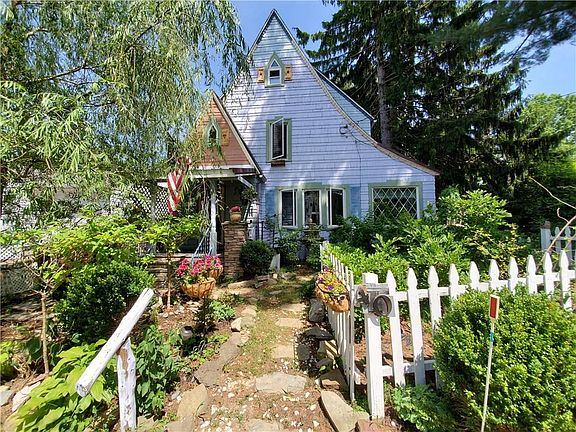 5th image of 40 Hammond St