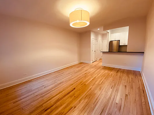 Rented by Metropolis Real Estate of Manhattan | media 16