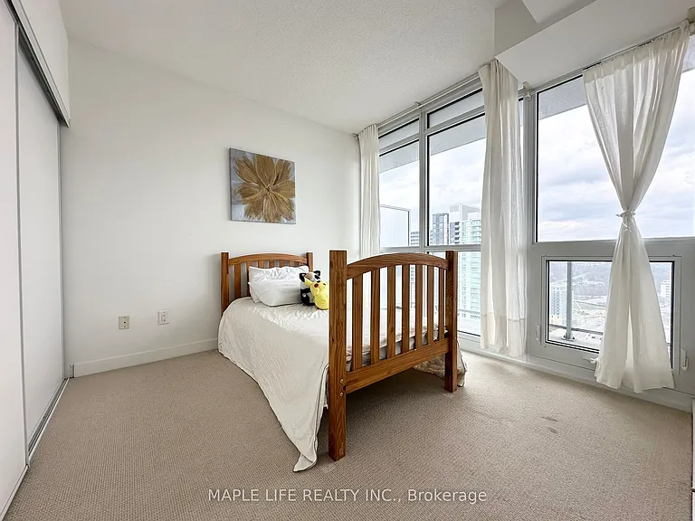 121 McMahon Dr #2502 — Photo 11
