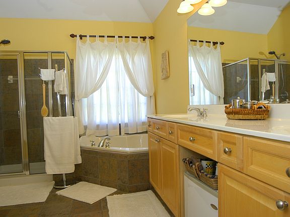 3rd image of 2724 Henderson Chase Ct
