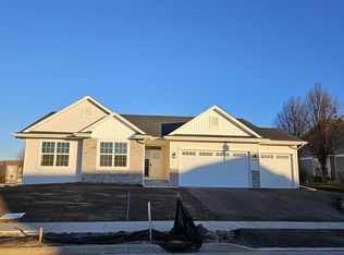 12330 Lakeview Dr, Loves Park, IL 61111