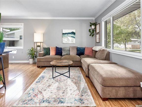 4th image of 733 Agnew St