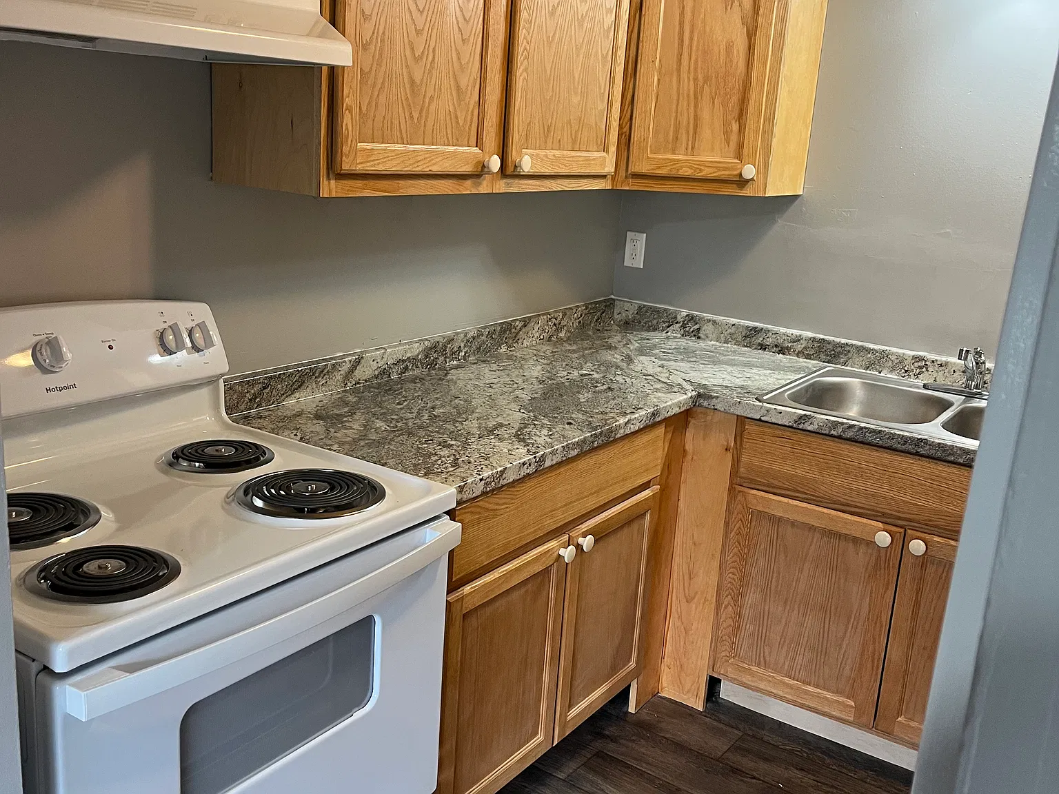 Stonehill Apartments — Photo 4