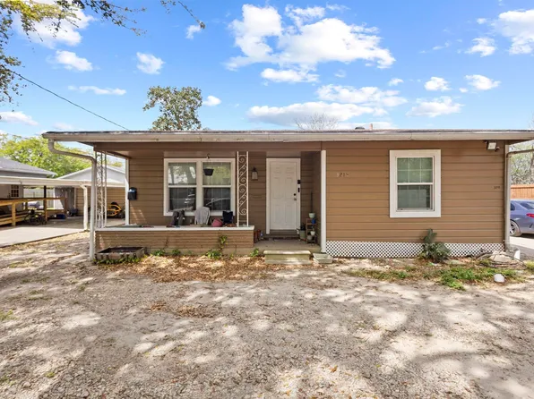 3215 32nd St, Port Arthur, TX 77642