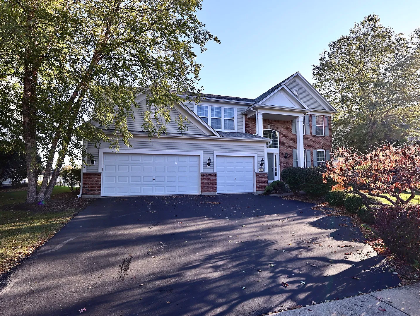 4 bed, 2.5 bath, 3487 sqft, $3,700 — Photo 1