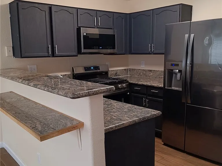 1928 Hodgenville St #102 — Photo 5