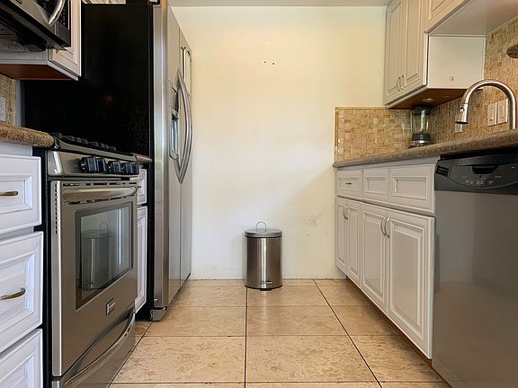 3rd image of 5110 Tujunga Ave APT 2