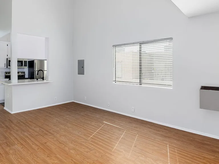 132 Clark Dr — Photo 31