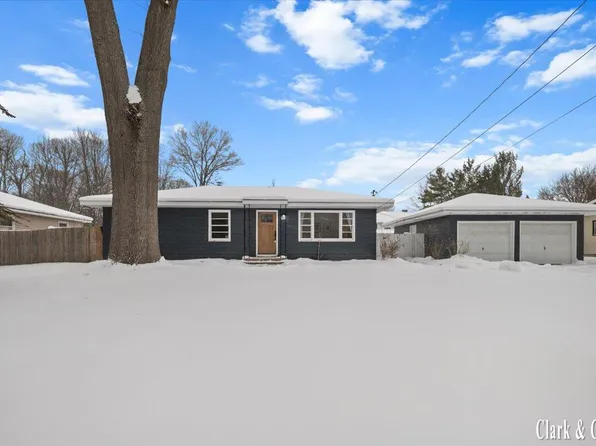 3958 Oak Valley Ave SW, Wyoming, MI 49519