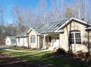 216 Stornoway Dr, Southern Pines, NC 28387