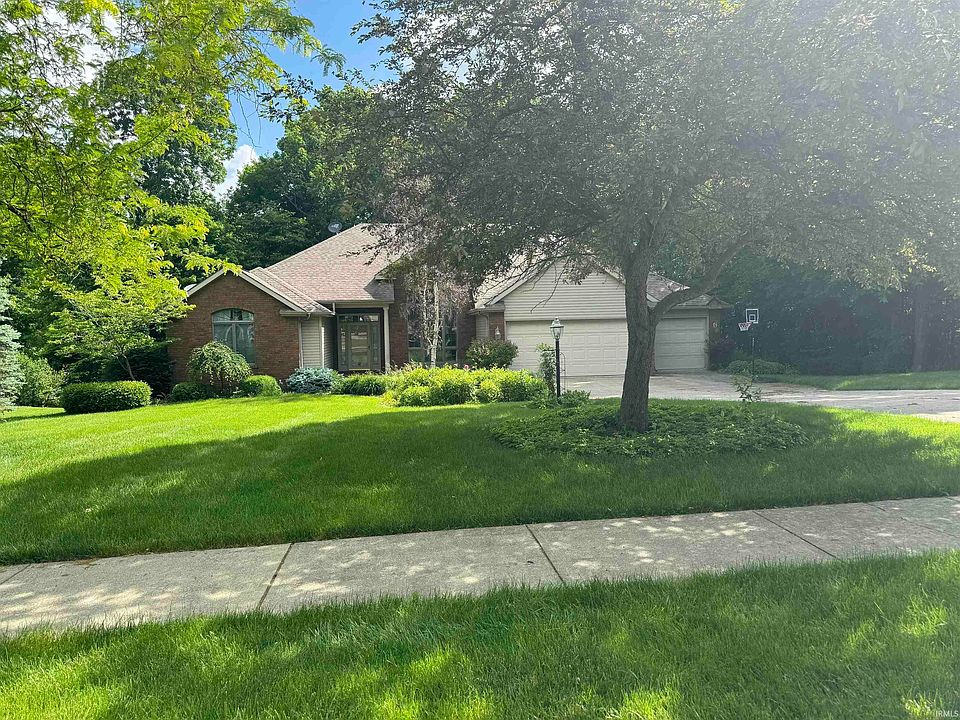 1st image of 371 S Cross Creek Way