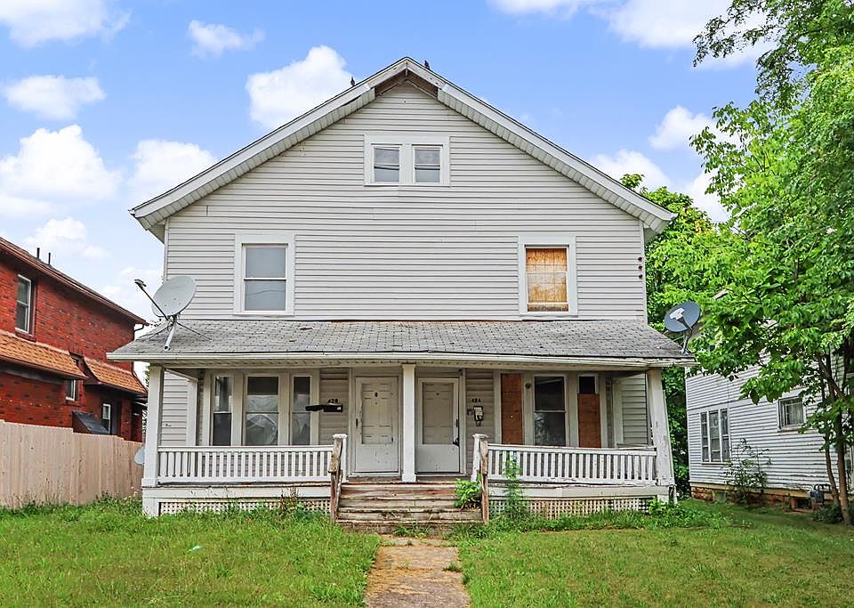1st image of 424-426 W 5th St